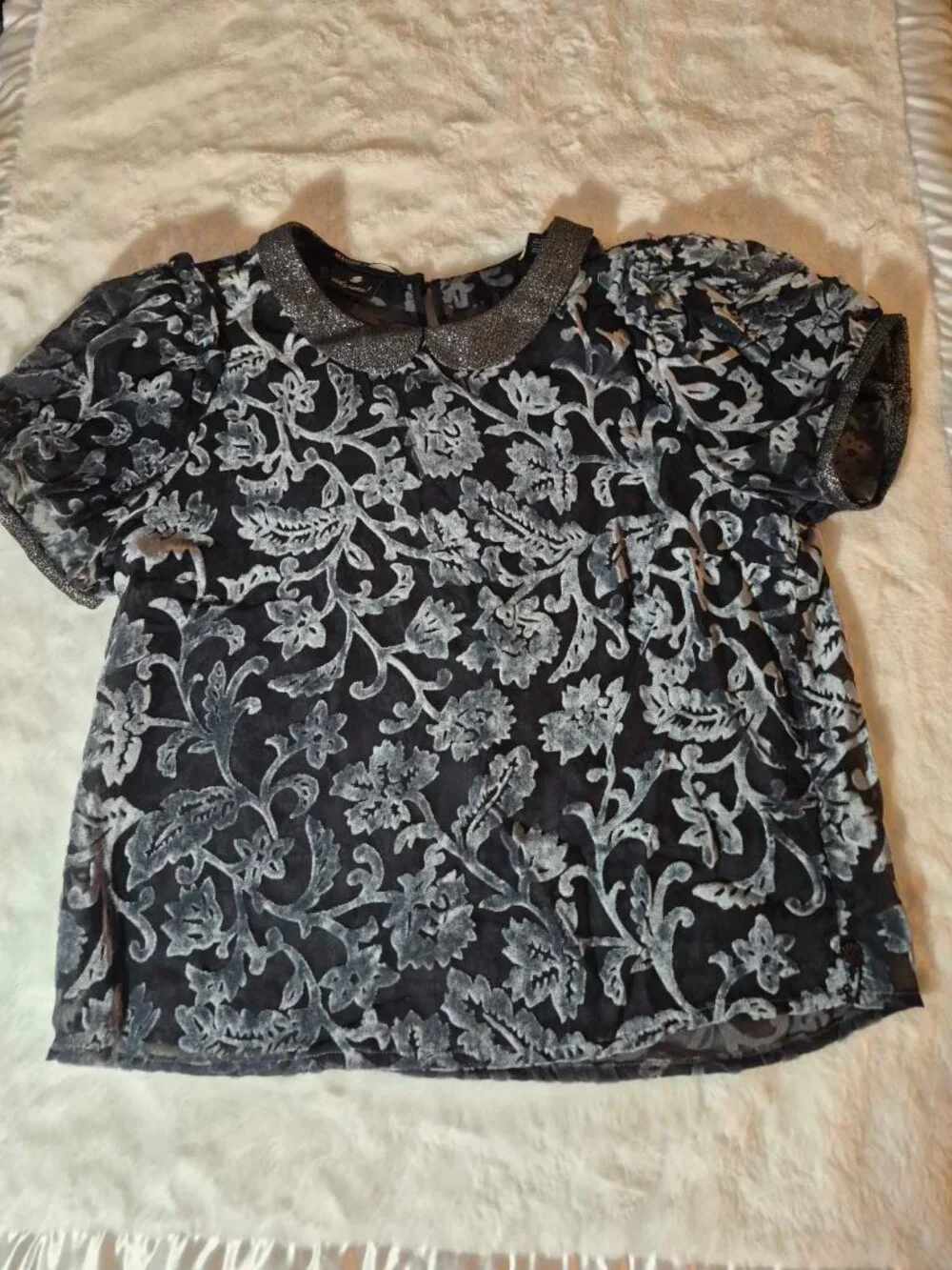Black/silver translucent blouse - Picture 10 of 10